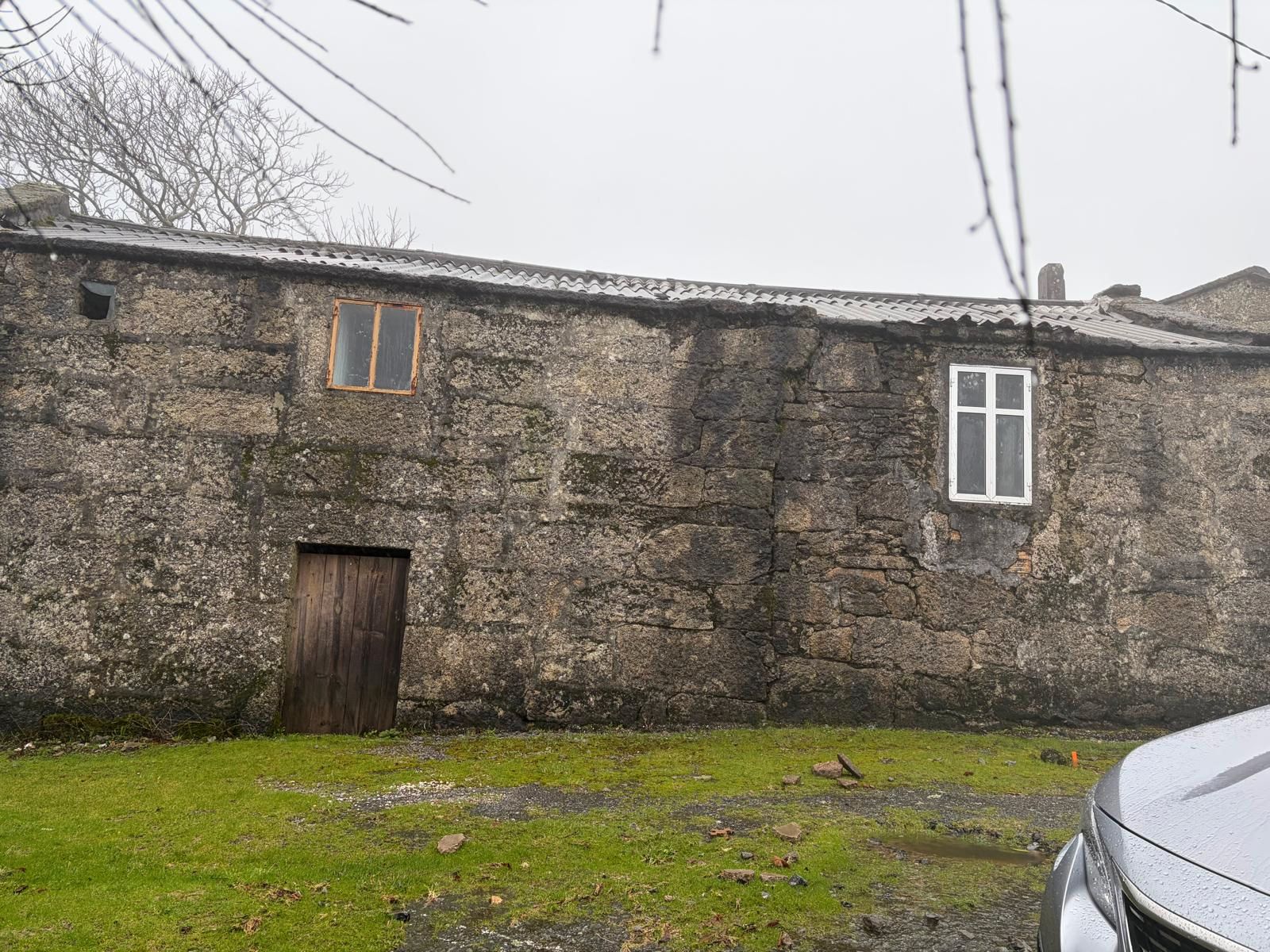Vista exterior de Casa adosada en venda en A Lama   amb Jardí privat
