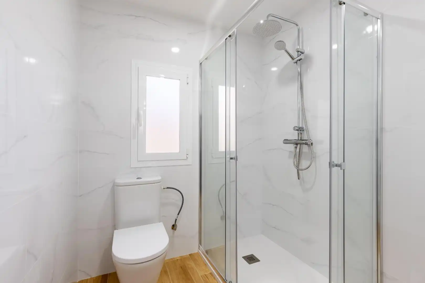 Baño de Piso en venta en  Palma de Mallorca con Aire acondicionado, Calefacción y Terraza