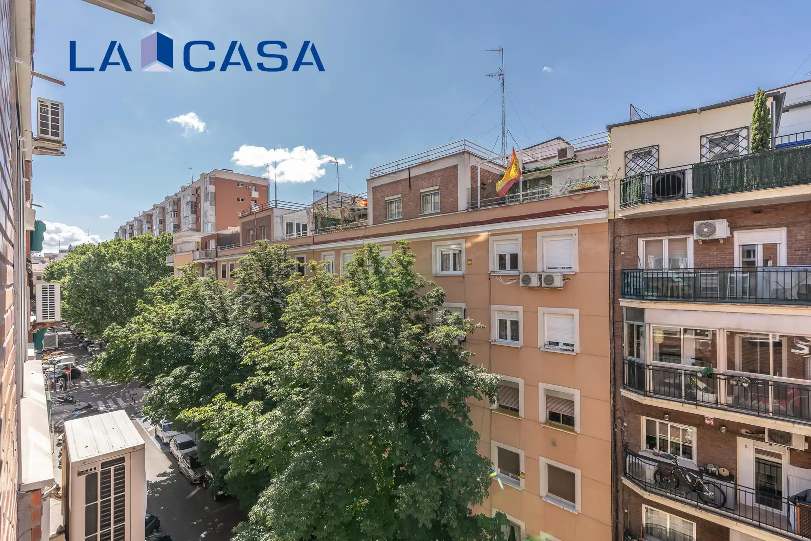 Außenansicht von Wohnung zum Verkauf in Madrid mit Heizung und Terrasse