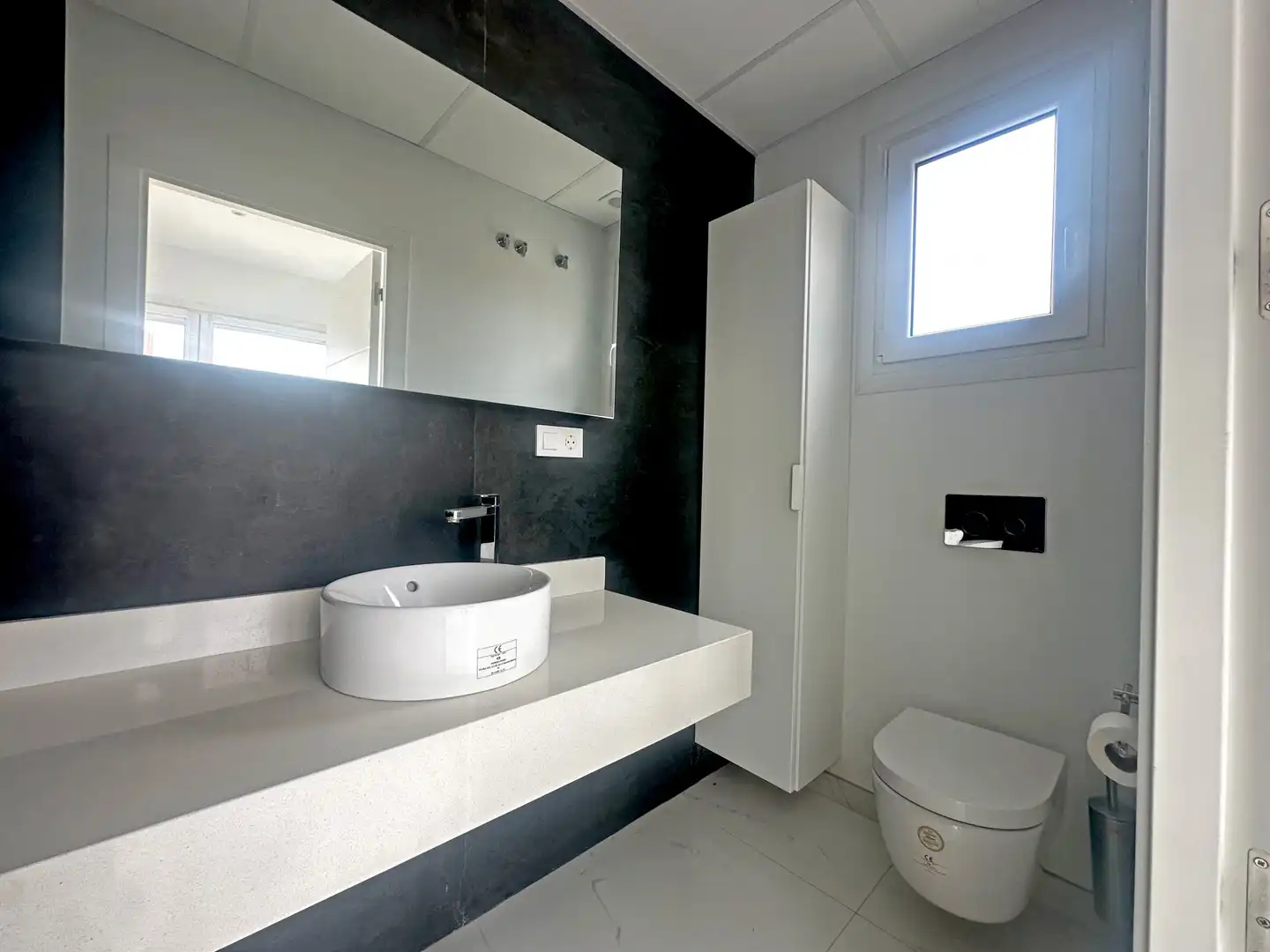 Baño de Local en venta en Casares con Aire acondicionado