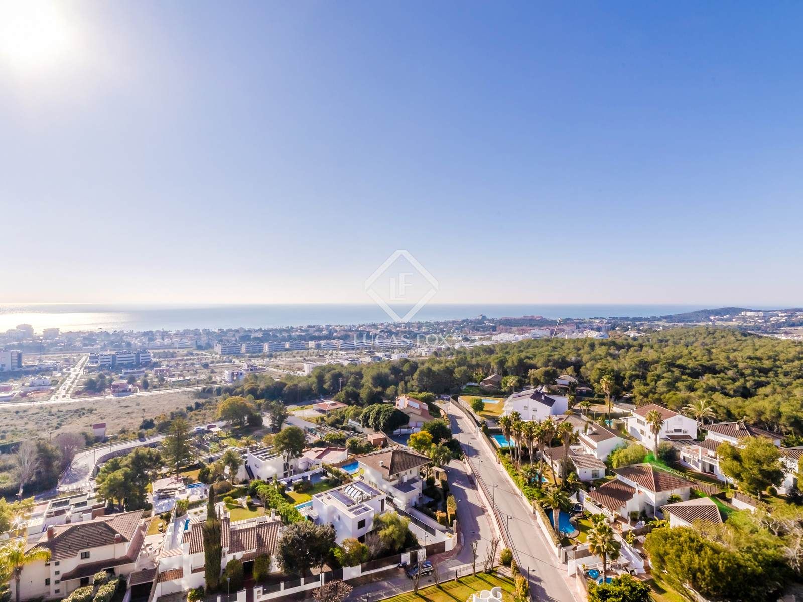 Vista exterior de Ático en venta en Sitges con Jardín privado, Piscina y Balcón