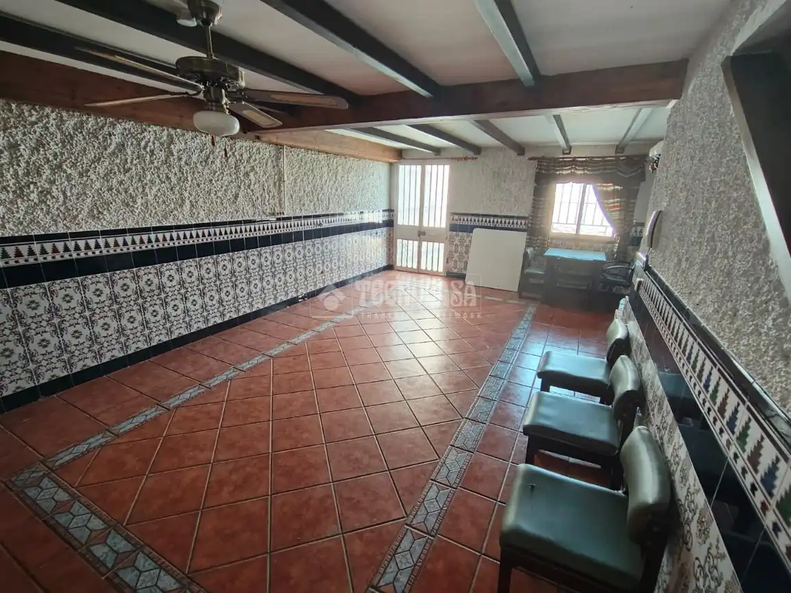 Casa adosada en venda en Mengíbar amb Piscina