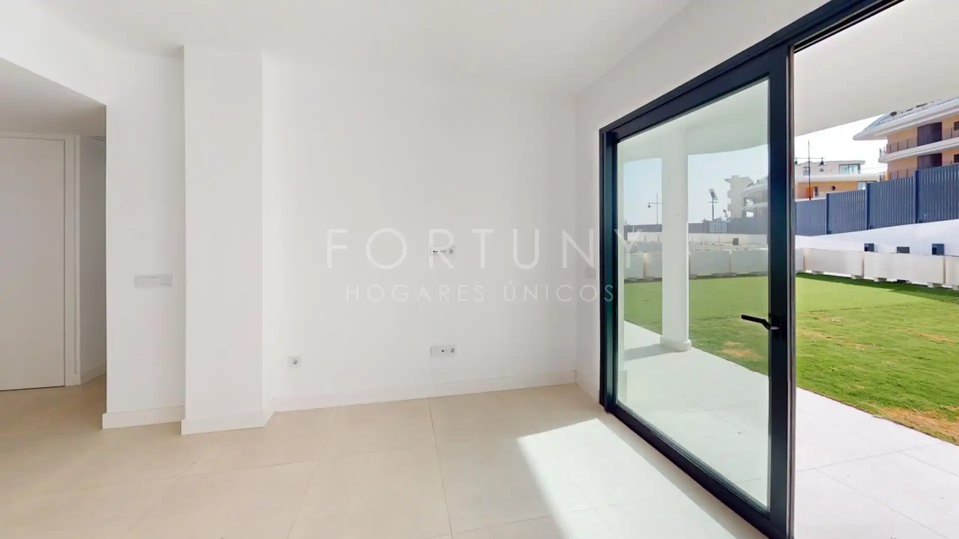 Erdgeschosswohnung mit Pool zum Verkauf in Avenida Fuengirola 48