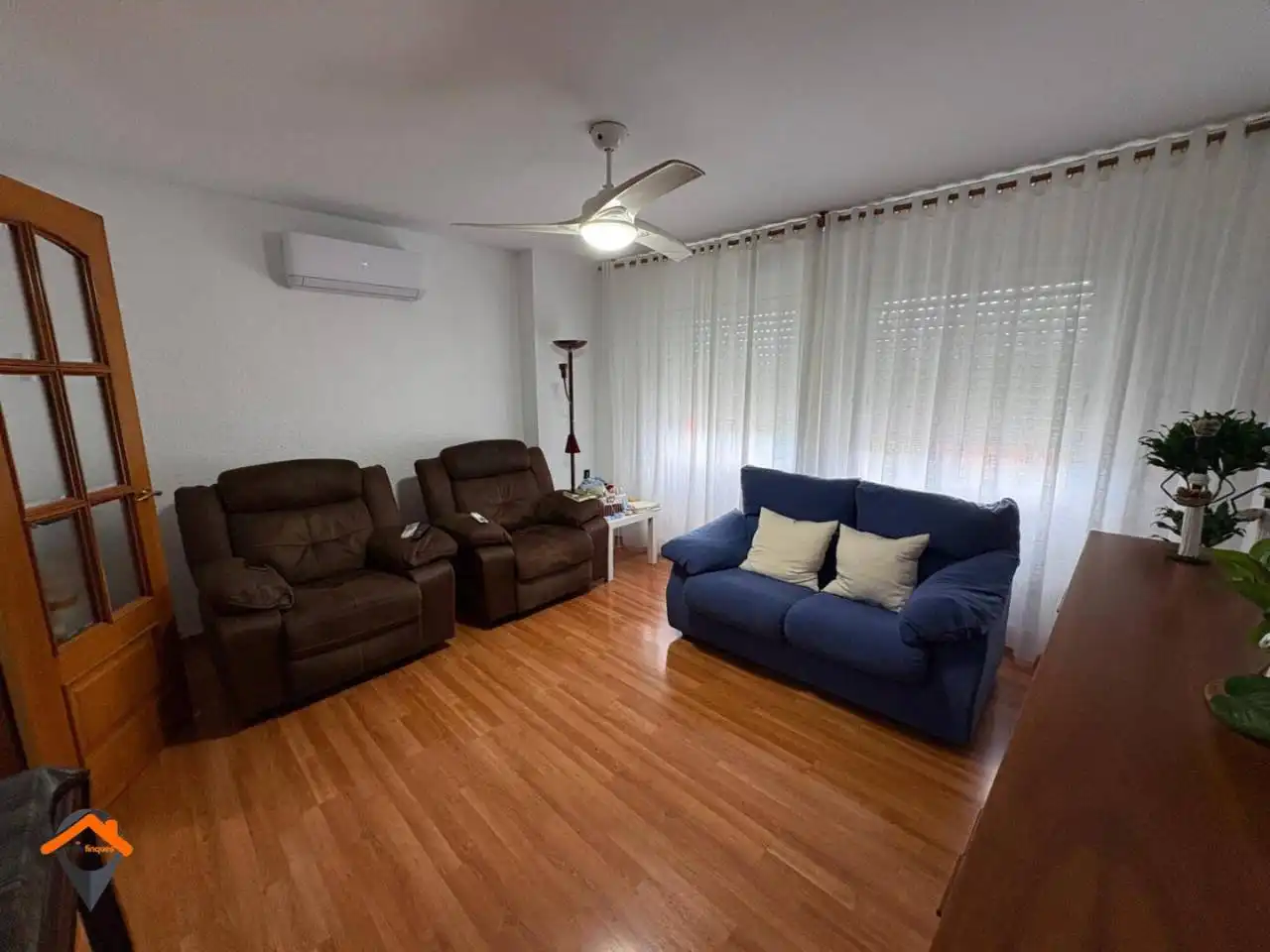 Living room of Flat for sale in Polinyà  with Air Conditioner, Heating and Parquet flooring