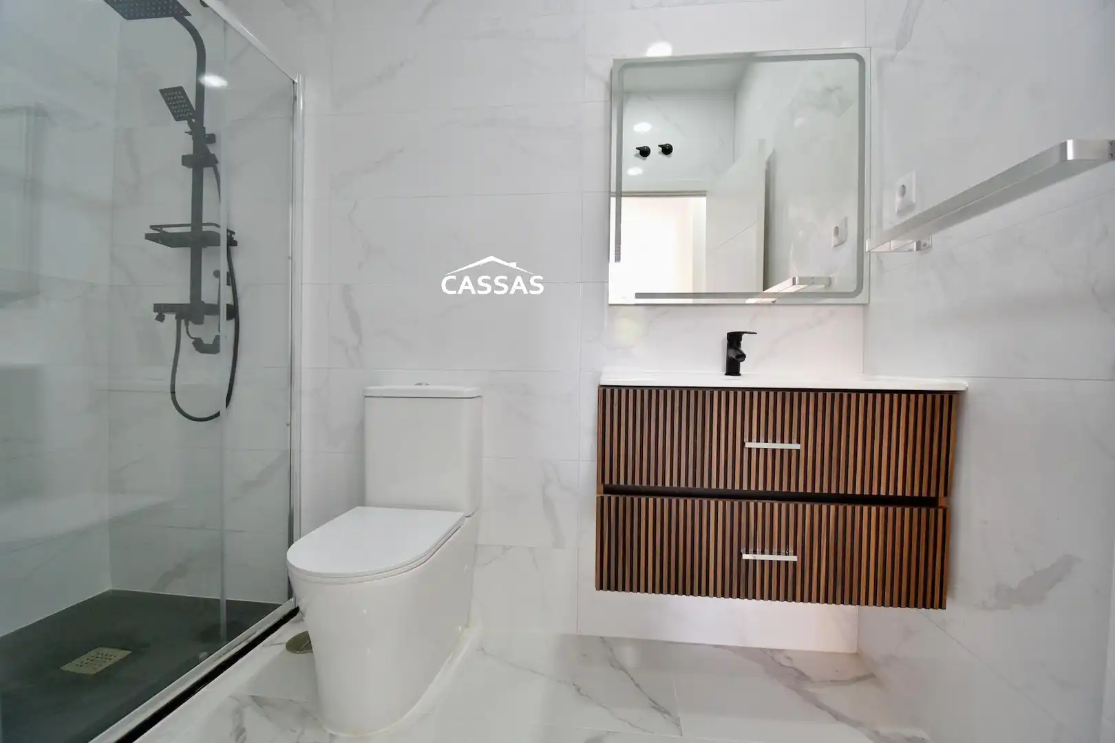 Bathroom of Flat for sale in Torrejón de Ardoz