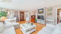 Living room of Flat for sale in Tres Cantos  with Air Conditioner, Heating and Furnished