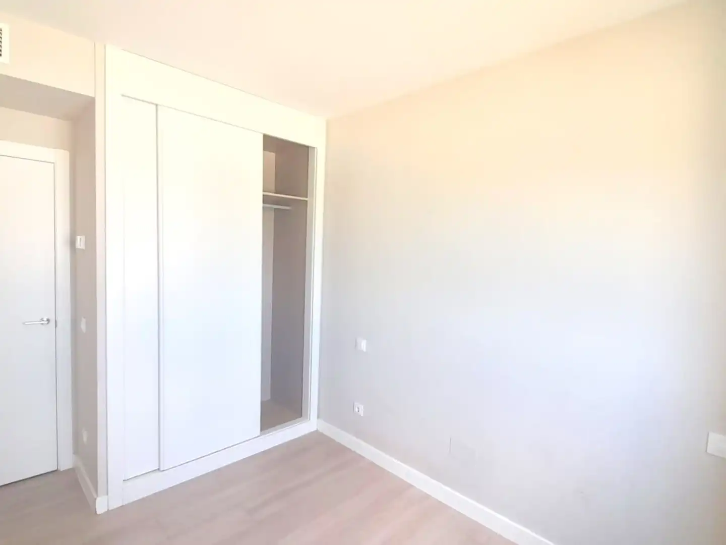Bedroom of Flat for rent in Tres Cantos  with Heating, Terrace and Storage room