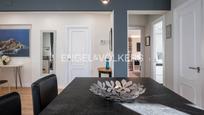 Menjador de Apartament en venda en Donostia - San Sebastián  amb Calefacció, Parquet i Balcó