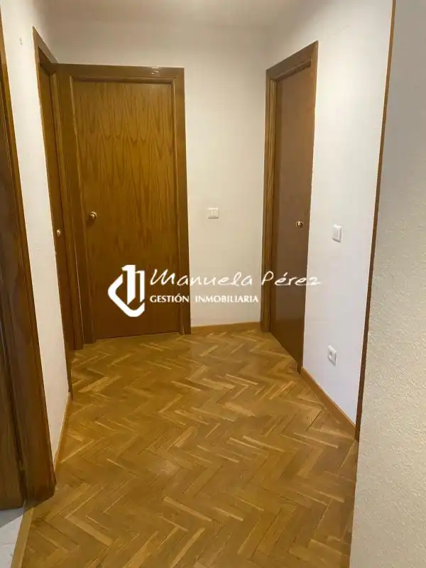 Schlafzimmer von Wohnung zum Verkauf in Cáceres mit Klimaanlage, Heizung und Terrasse