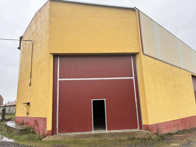 Nave industrial en Venta en Benabarre