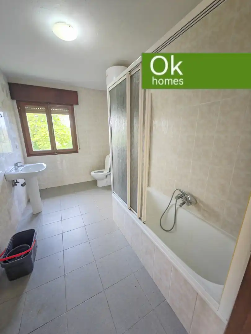 Baño de Casa o chalet en venta en Sobrado (A Coruña) con Jardín privado, Terraza y Balcón