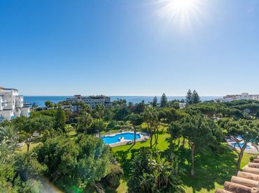 Apartament amb piscina en venda a Nueva Andalucía