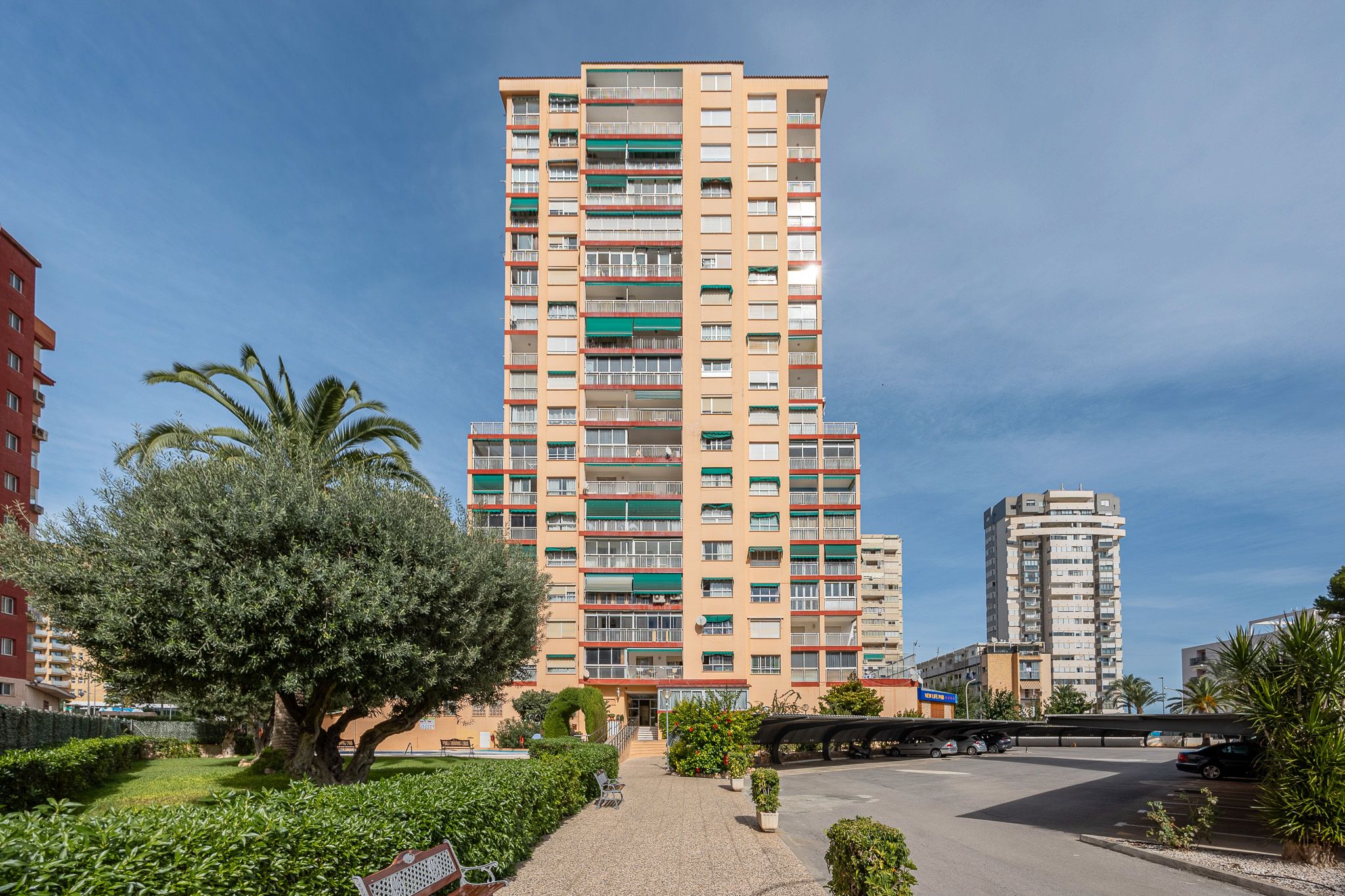 Exterior view of Flat for sale in Benidorm  with Swimming Pool, Furnished and Community pool