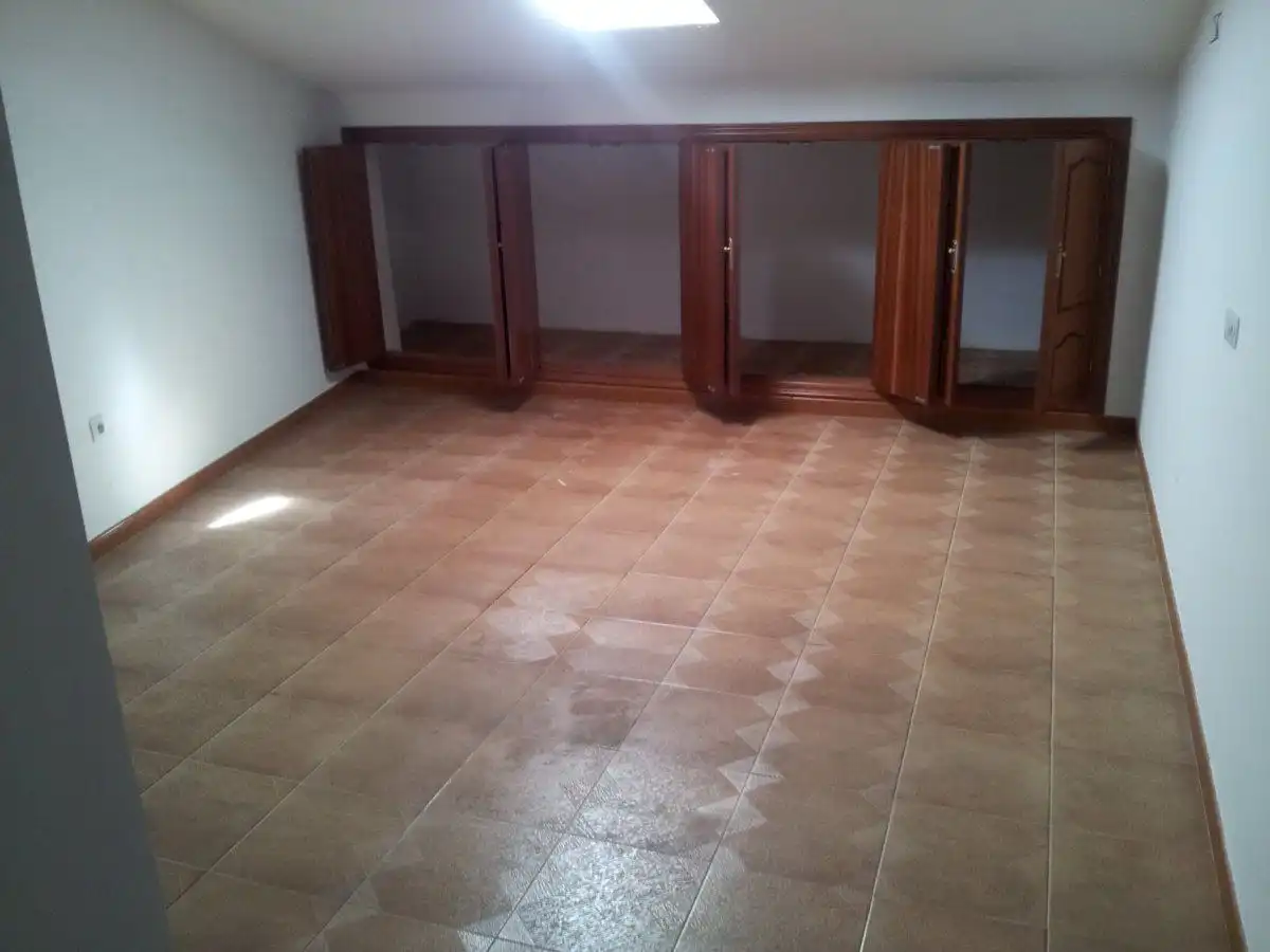 Maisonette zum Verkauf in Carrocera mit Heizung, Parkett und Abstellraum