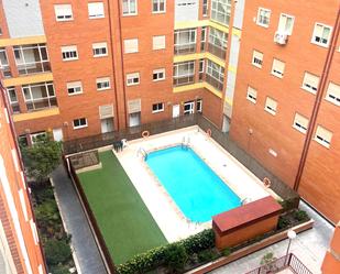 Piscina de Pis en venda en Parla amb Aire condicionat, Terrassa i Piscina