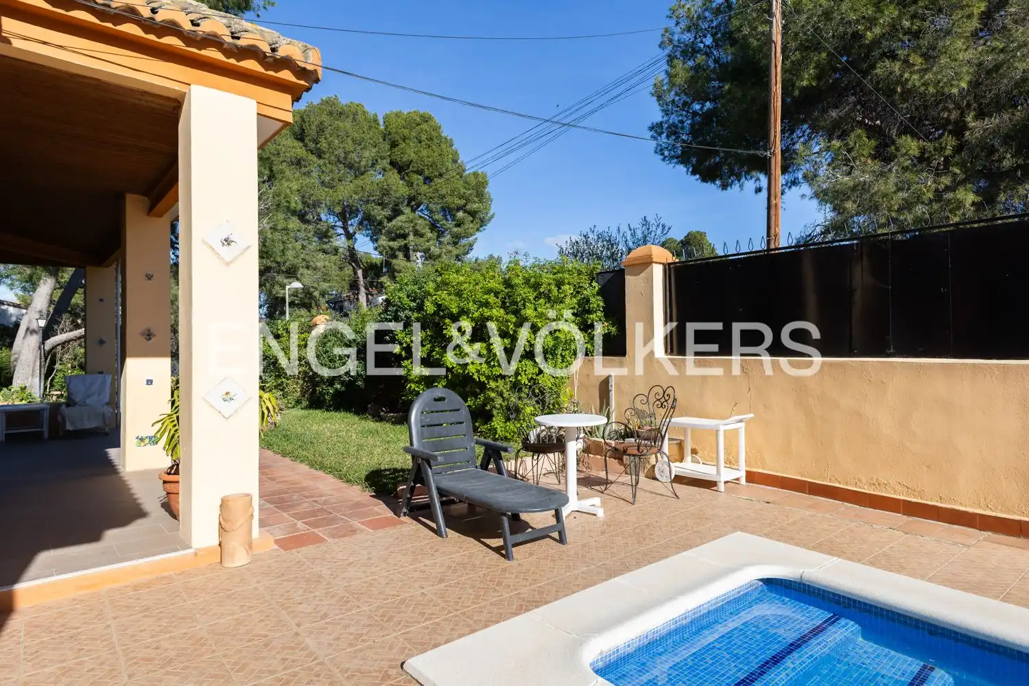 Vista exterior de Casa o chalet en venta en Paterna con Aire acondicionado, Calefacción y Jardín privado