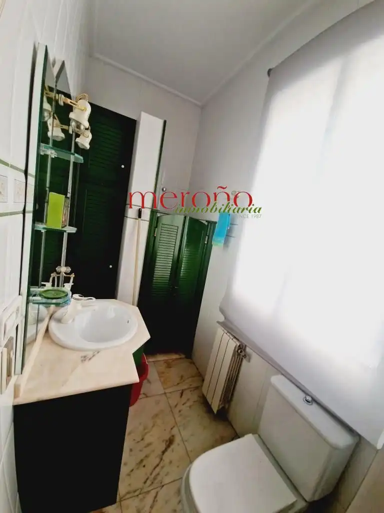 Bany de Planta baixa en venda en Elche / Elx amb Jardí privat, Parquet i Terrassa