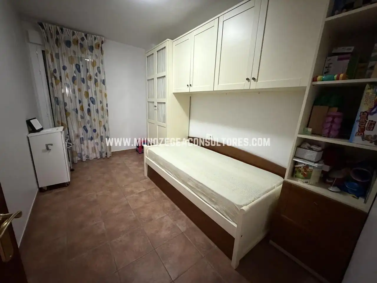 Dormitori de Casa o xalet en venda en Lucena amb Aire condicionat, Terrassa i Traster