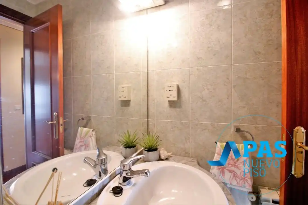 Flat for sale in Calle Justicia, Cuatro Caminos