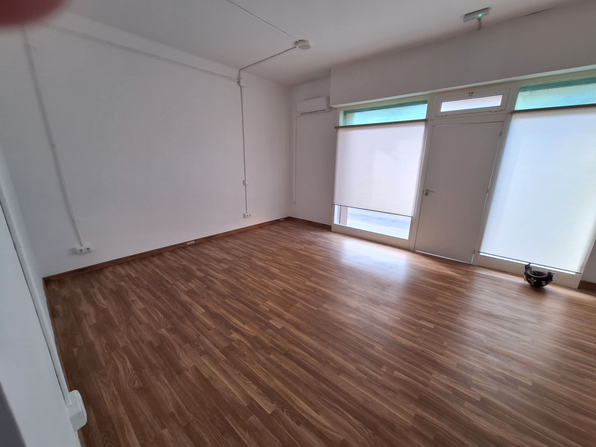 Premises for sale in El Prat de Llobregat  with Air Conditioner, Heating and Parquet flooring