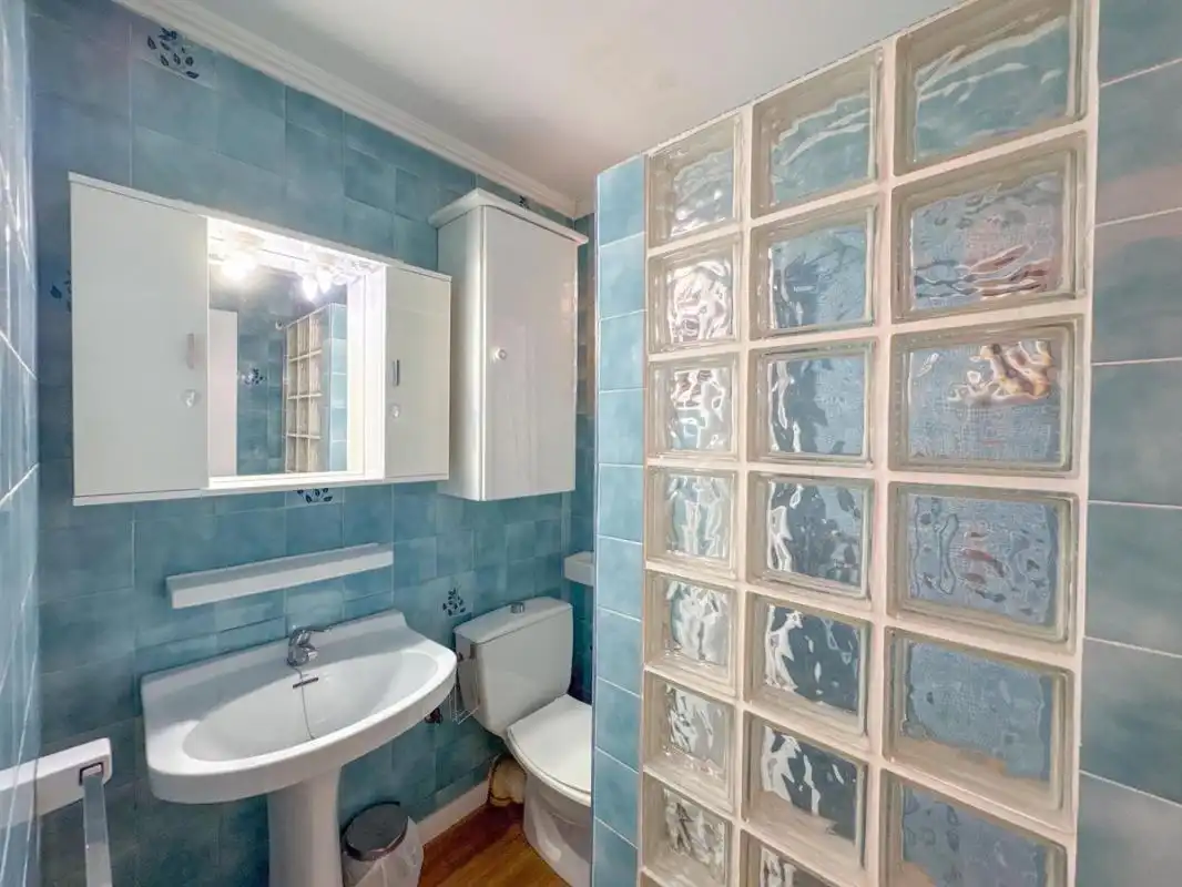 Casa rústica con terraza en venta en Carrer les Amèriques, imagen 16