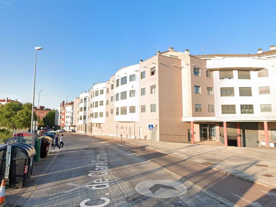 Vista exterior de Garatge de lloguer en Palencia Capital