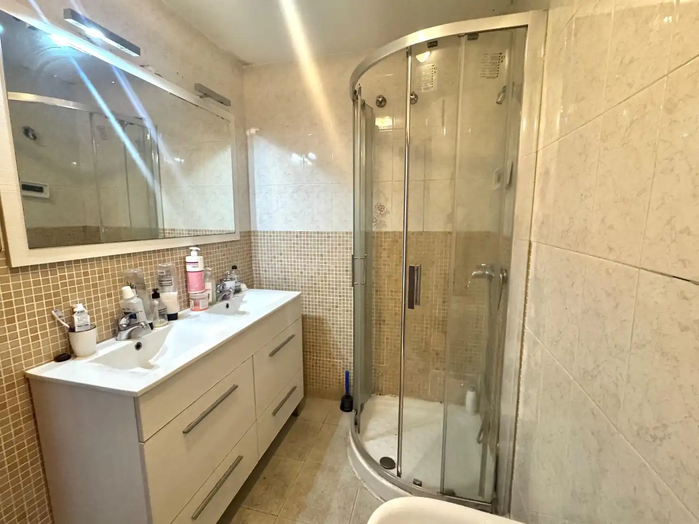 Bany de Pis en venda en Granada amb Aire condicionat i Calefacció
