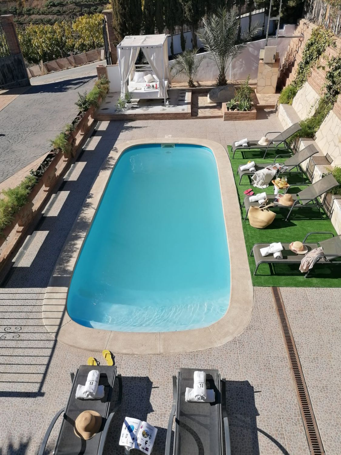 Piscina de Casa o xalet de lloguer en Moclinejo amb Aire condicionat, Jardí privat i Terrassa