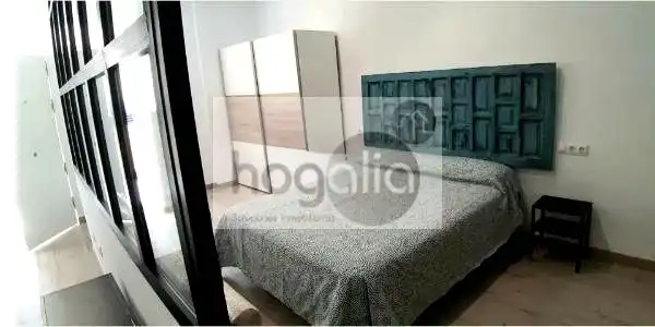 Schlafzimmer von Erdgeschoss zur Miete in Sevilla mit Klimaanlage und Möbliert