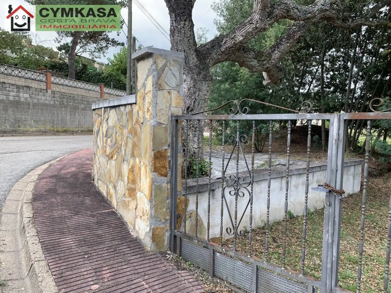 Residential land for sale in Montbarbat