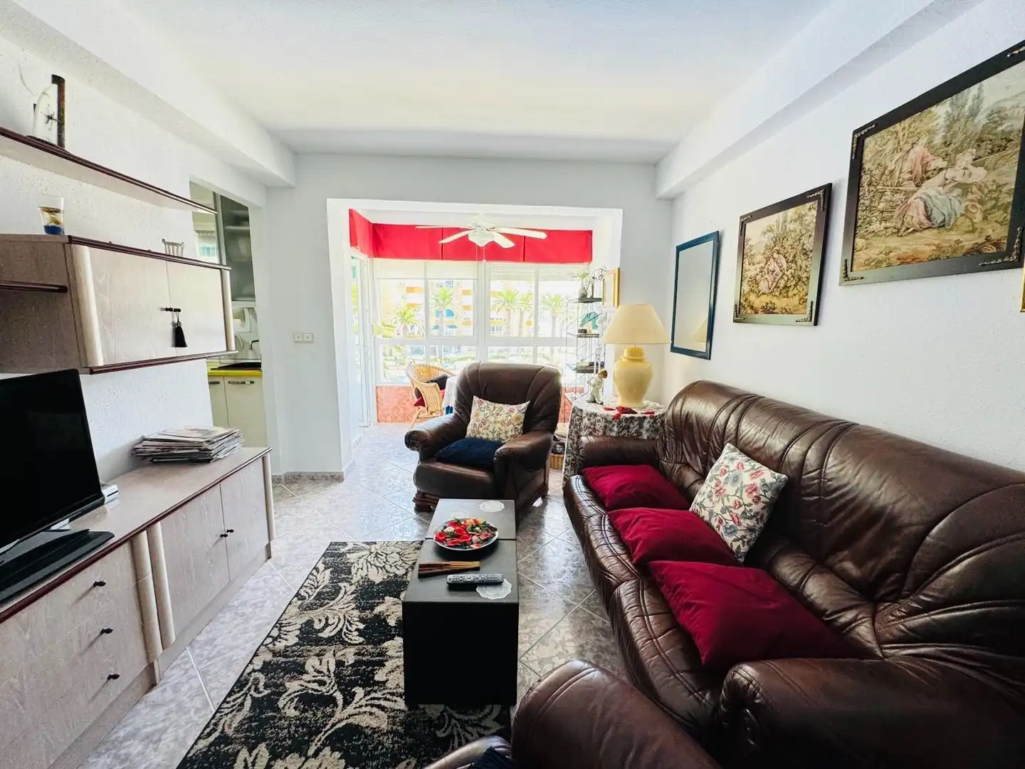Sala d'estar de Pis en venda en Algarrobo amb Piscina comunitària