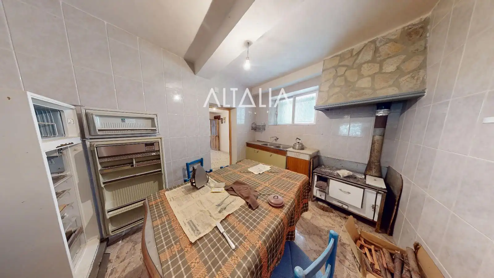 Kitchen of Houses for sale in Poyatos  with Terrace