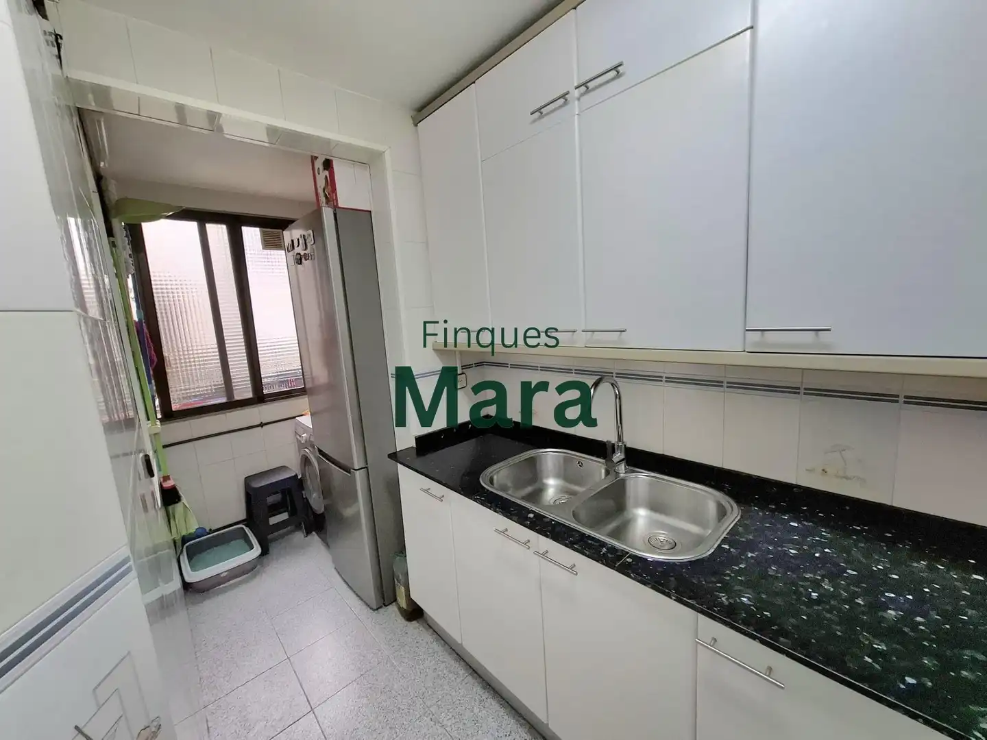 Cocina de Piso en venta en Sant Boi de Llobregat con Aire acondicionado, Calefacción y Piscina comunitaria