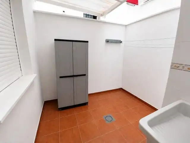 Piso en venta en Manilva con Terraza, Trastero y Alarma