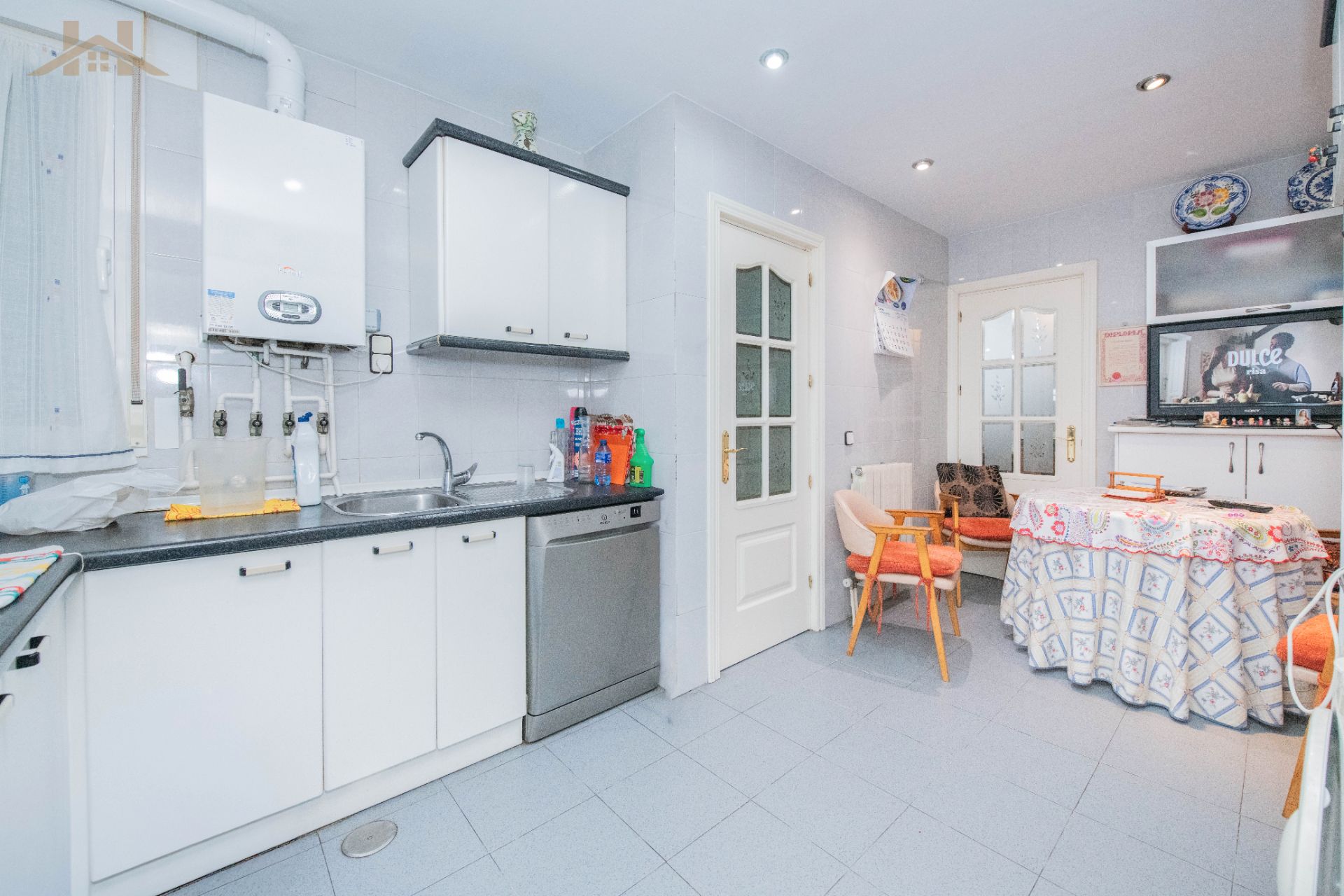 Kitchen of Single-family semi-detached for sale in San Sebastián de los Reyes  with Air Conditioner, Heating and Storage room