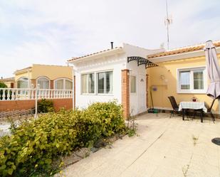 Vista exterior de Casa o xalet en venda en Orihuela amb Aire condicionat i Terrassa