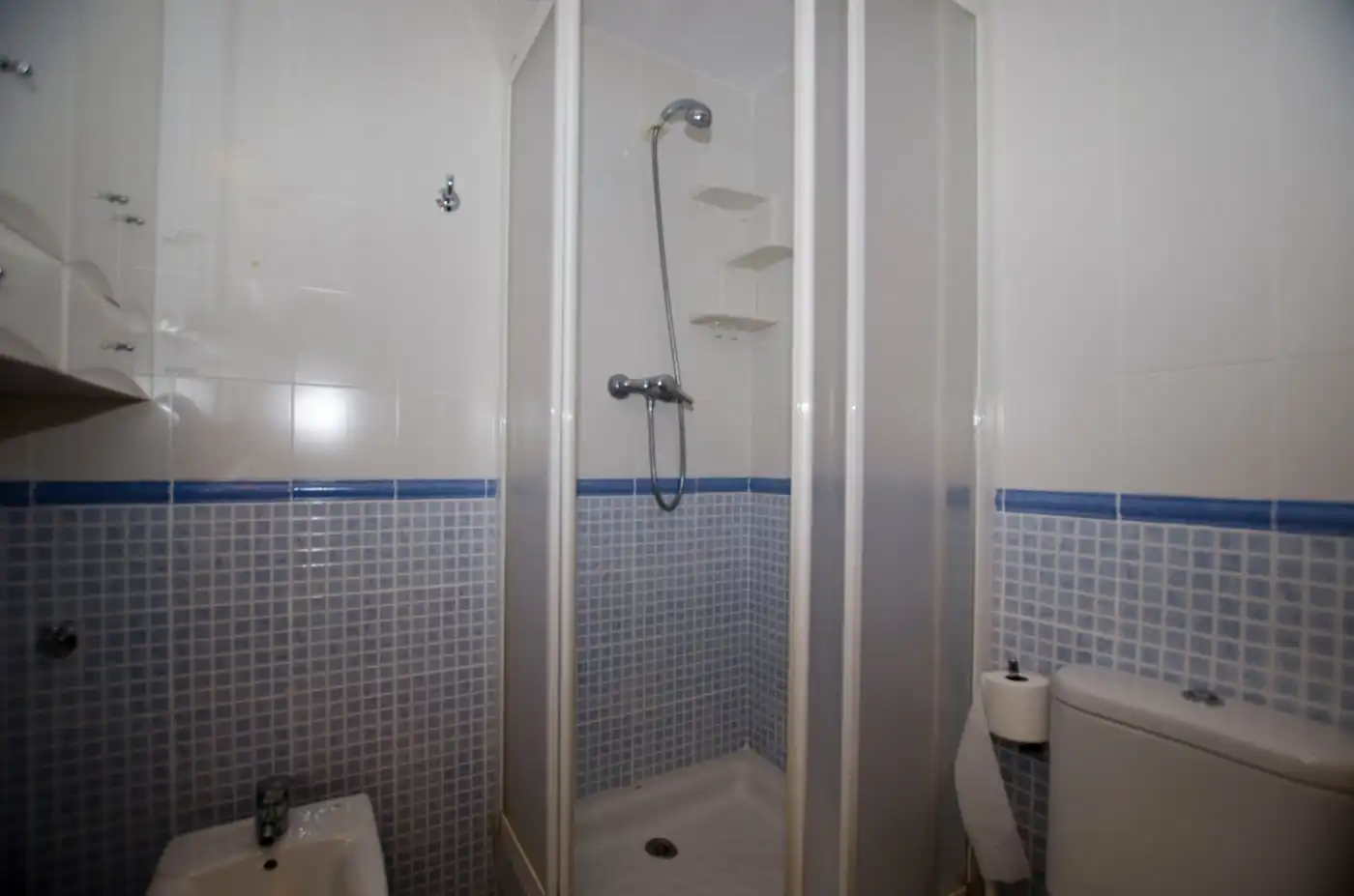 Baño de Piso de alquiler en Valencia con Aire acondicionado, Calefacción y Jardín privado