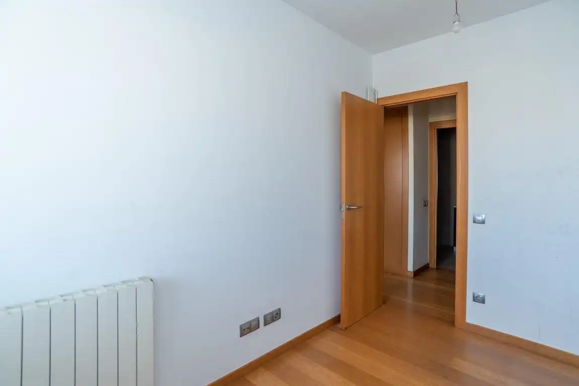 Wohnung zum Verkauf in Badalona mit Heizung, Parkett und Terrasse