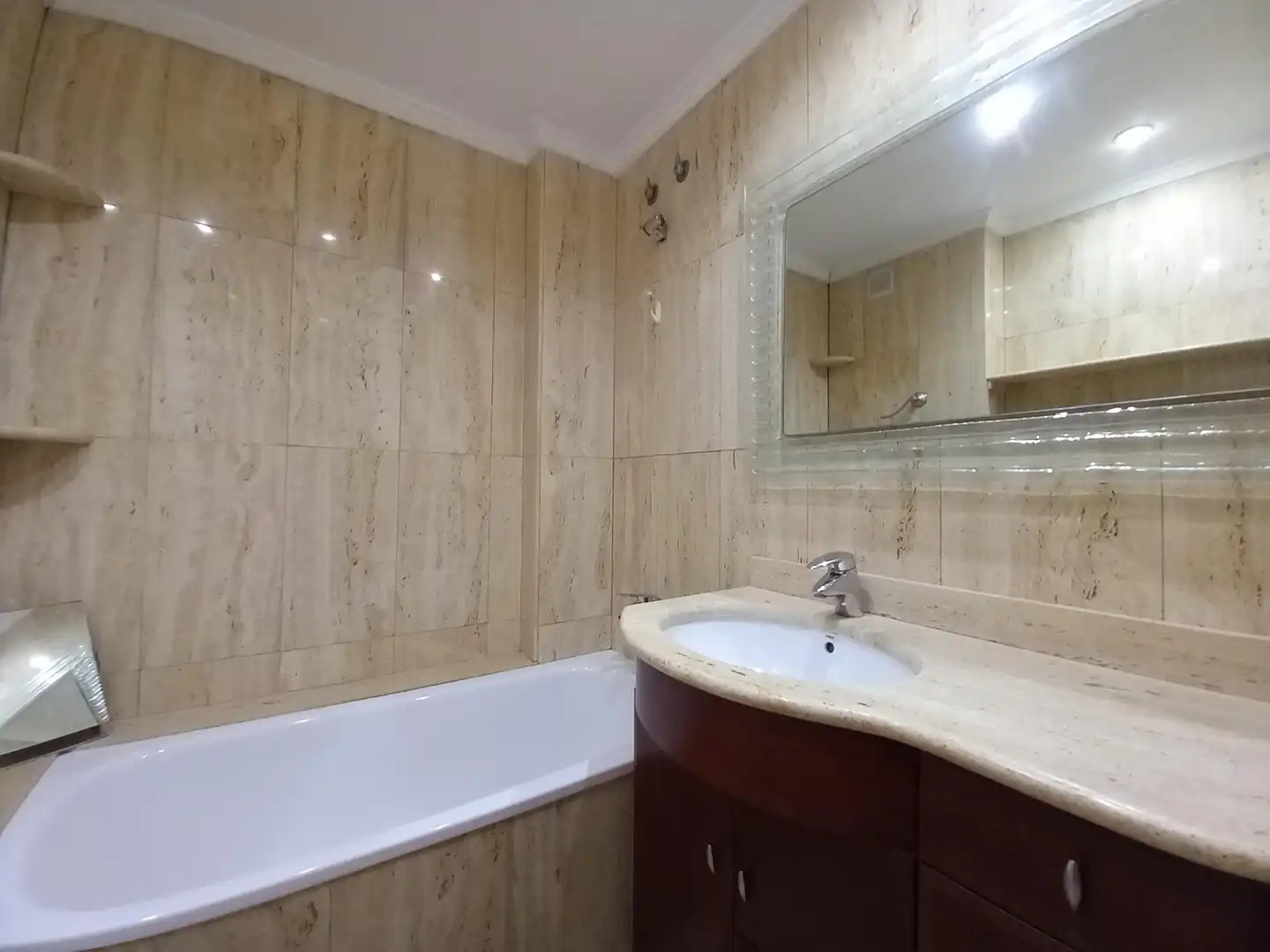 Baño de Piso en venta en Mataró con Calefacción y Balcón