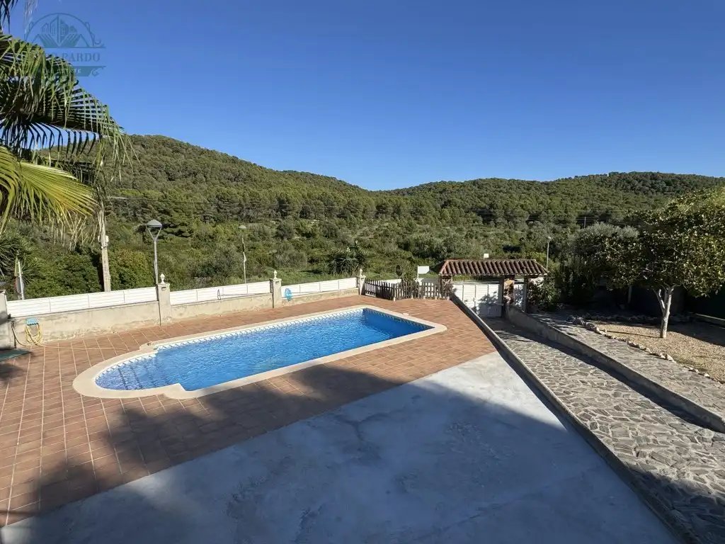 Swimming pool of Houses for sale in Mas Romeu