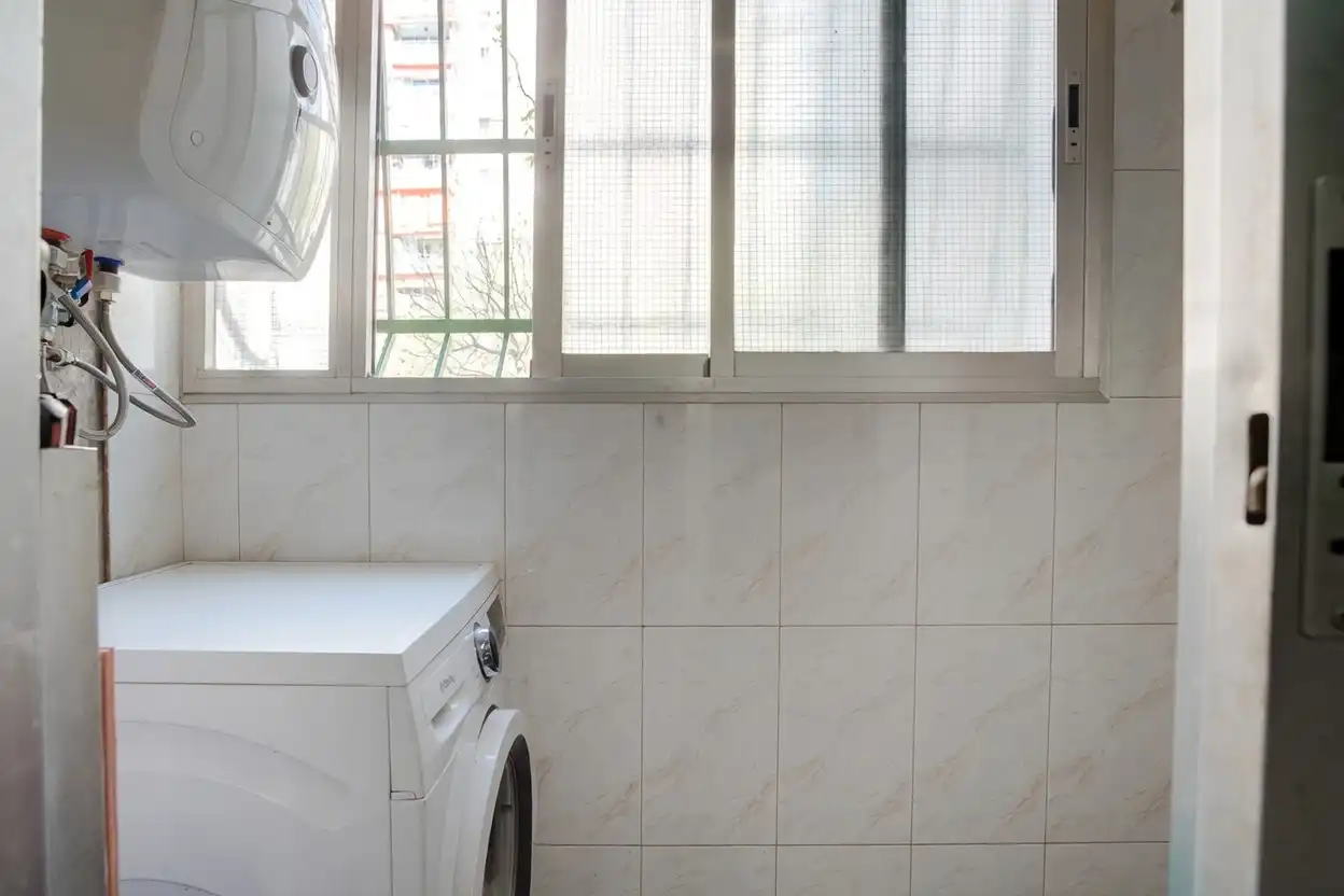 Baño de Planta baja en venta en L'Hospitalet de Llobregat con Horno