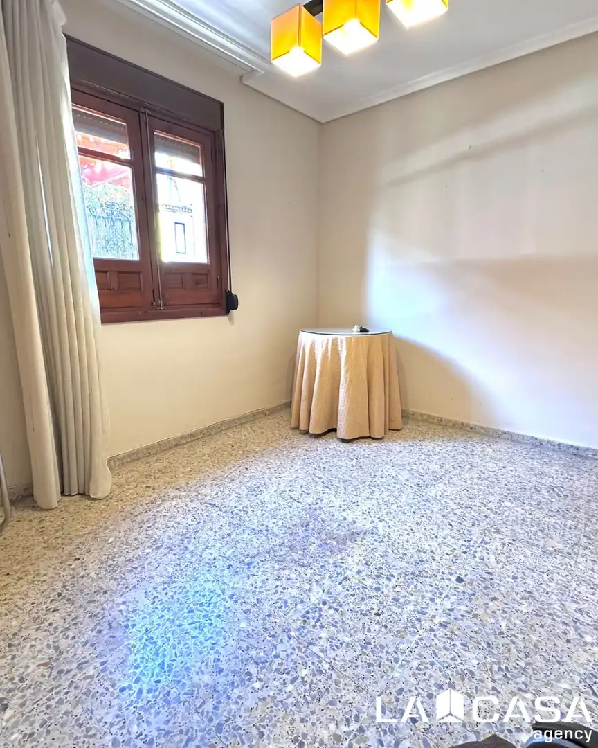 Dormitori de Pis en venda en Sevilla amb Balcó