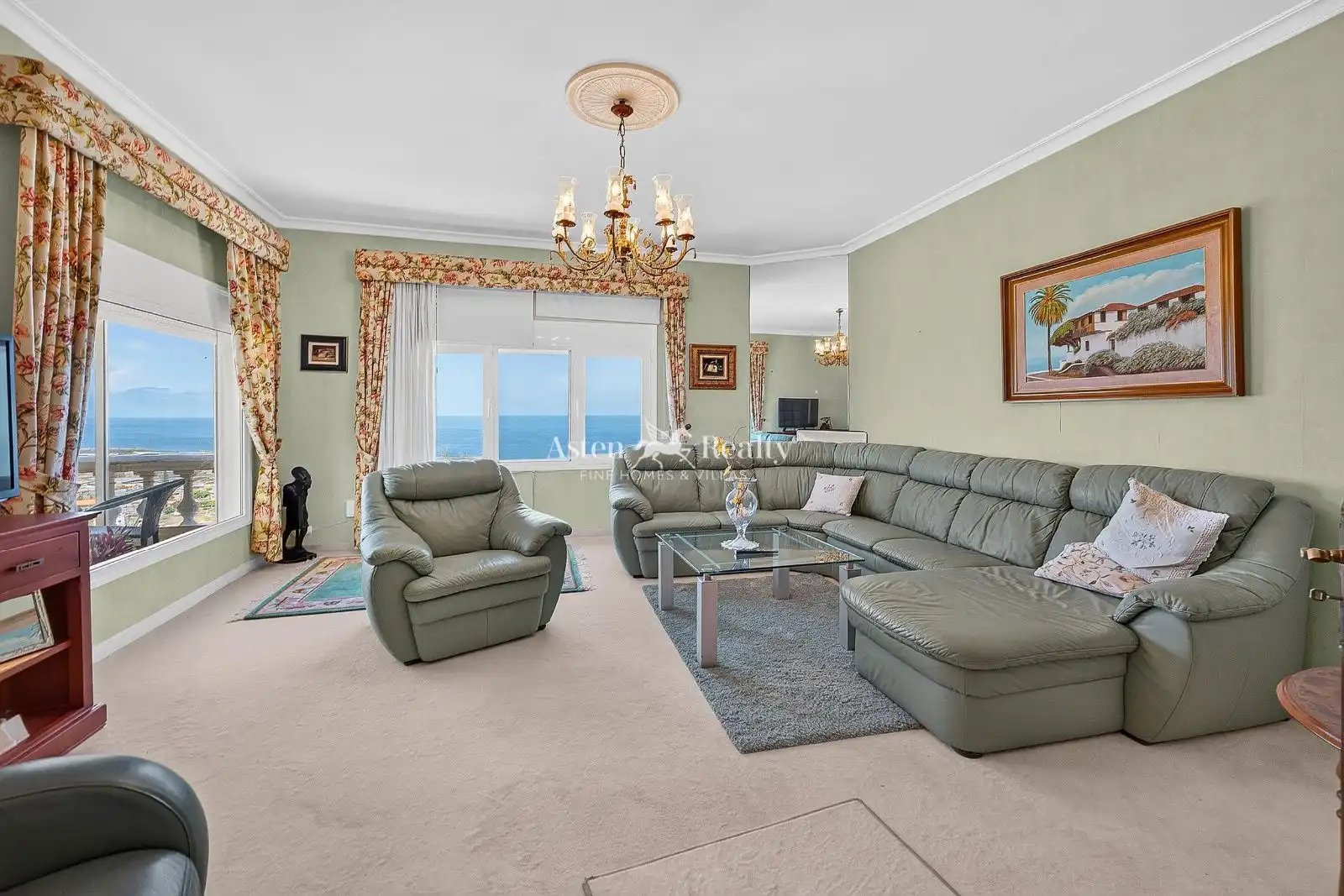 Sala de estar de Casa o chalet en venta en San Cristóbal de la Laguna con Terraza, Trastero y Piscina