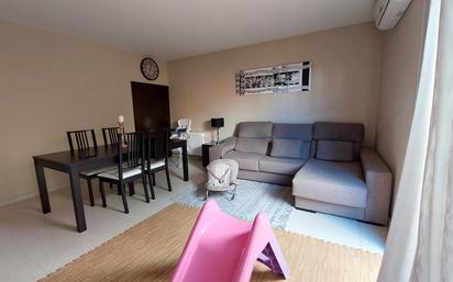 Living room of Single-family semi-detached for sale in Badajoz Capital  with Air Conditioner and Terrace