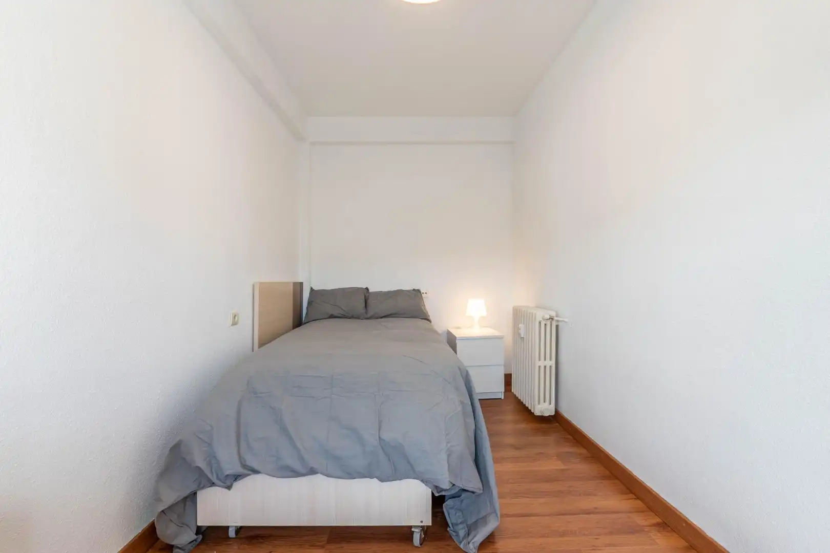 Schlafzimmer von Wohnung zur untervermieten in Granada mit Klimaanlage und Heizung