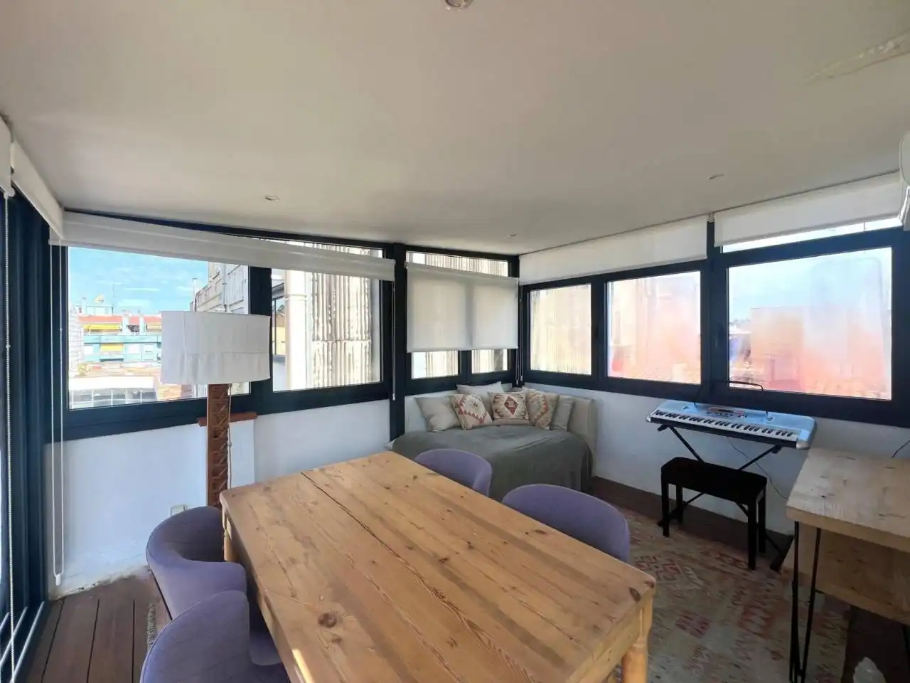 Living room of Flat for sale in Girona  with Air Conditioner, Heating and Terrace