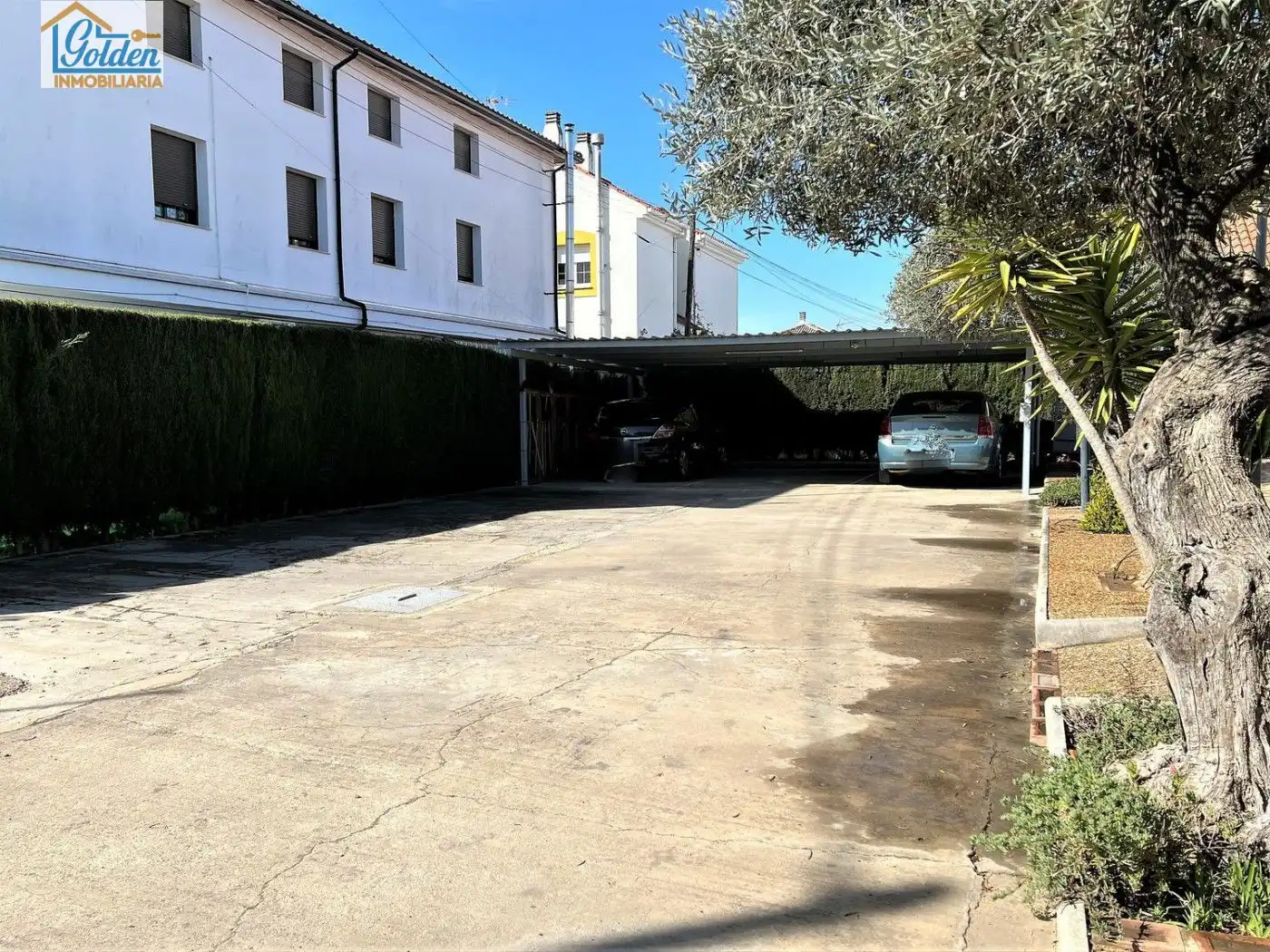 Aparcament de Casa o xalet en venda en Don Benito amb Aire condicionat, Jardí privat i Terrassa