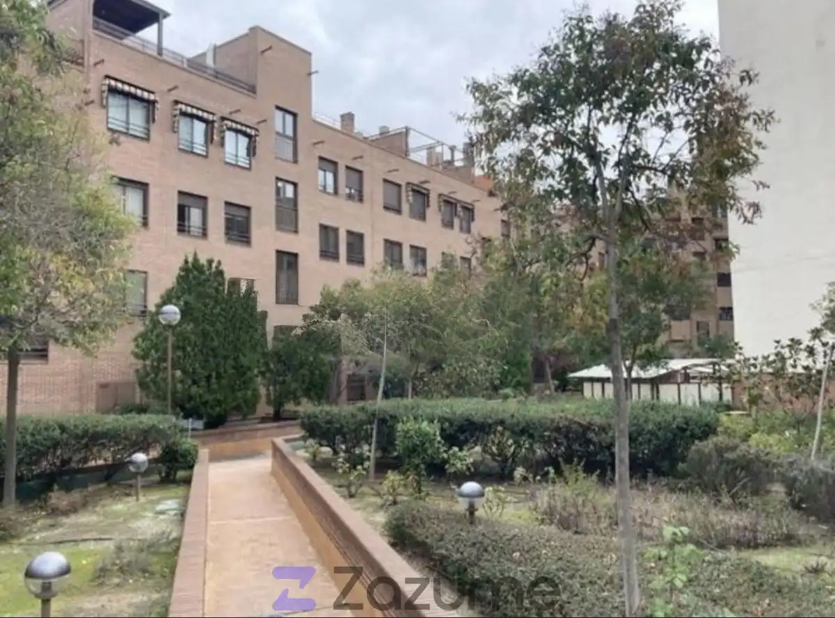 Vista exterior de Apartamento de alquiler en Madrid con Aire acondicionado, Calefacción y Jardín privado