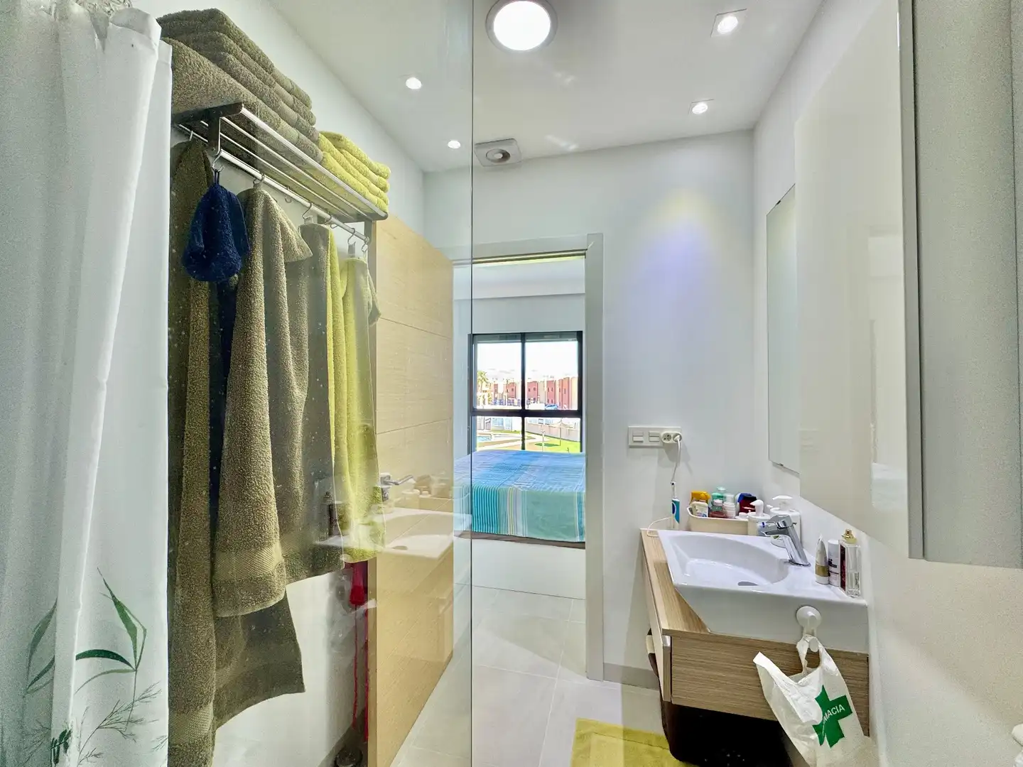 Bany de Apartament en venda en Orihuela amb Jardí privat, Traster i Piscina