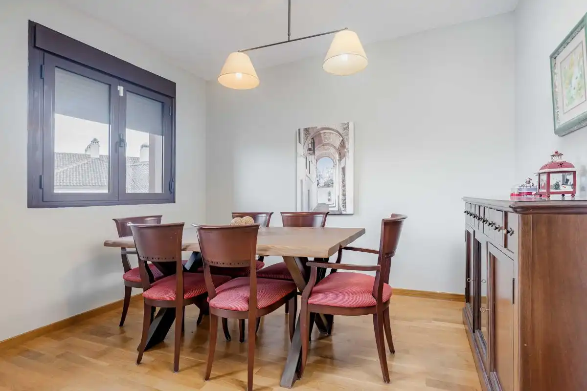 Esszimmer von Dachboden zum Verkauf in Guillena mit Heizung, Terrasse und Abstellraum